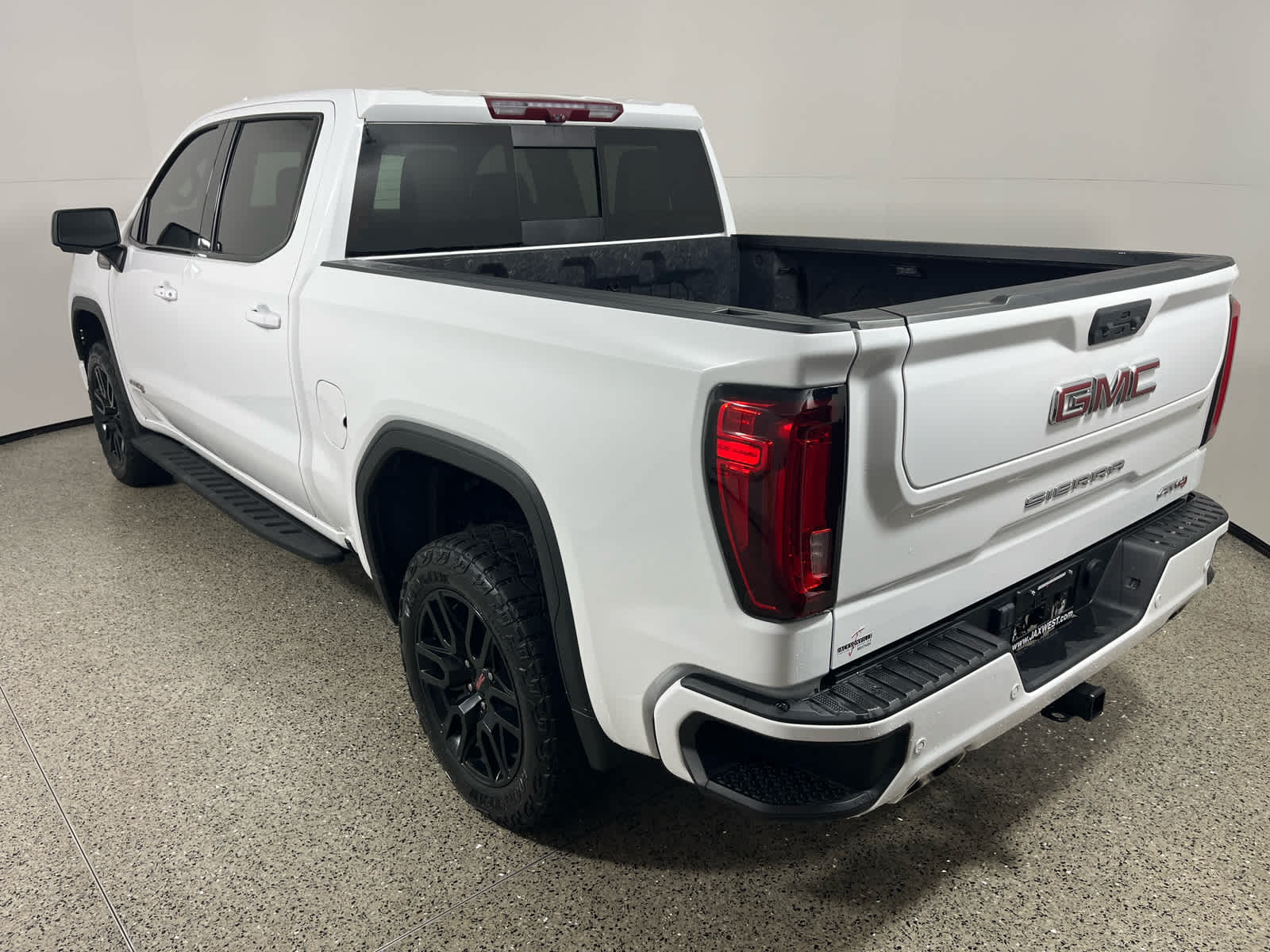 2023 GMC Sierra 1500 4WD Crew Cab Short Box AT4