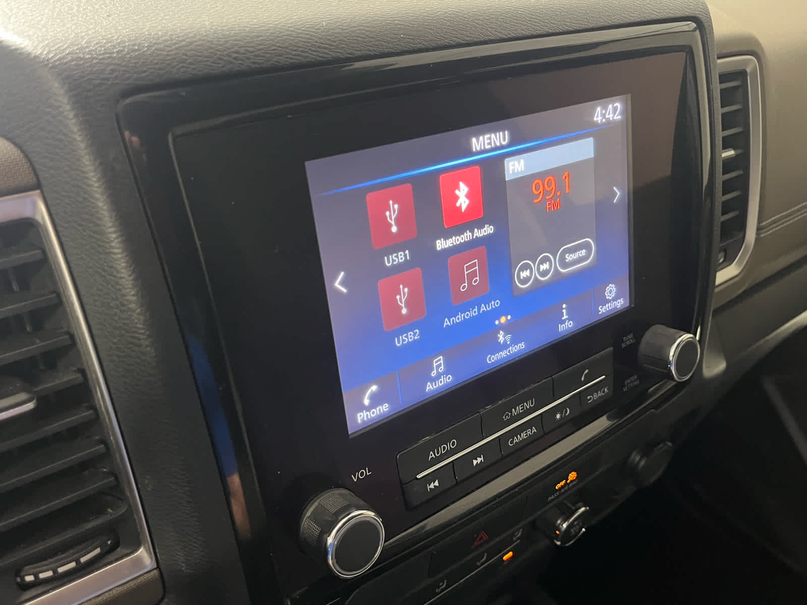 2022 Nissan Frontier SV