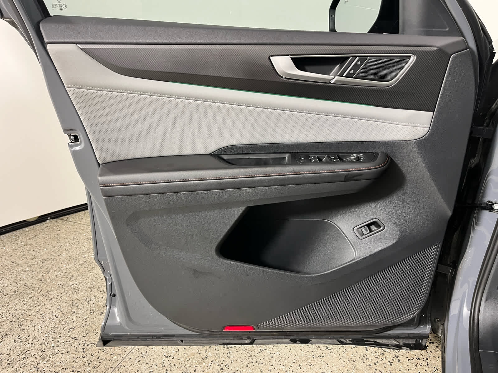 2024 Volkswagen Atlas 2.0T Peak Edition SEL