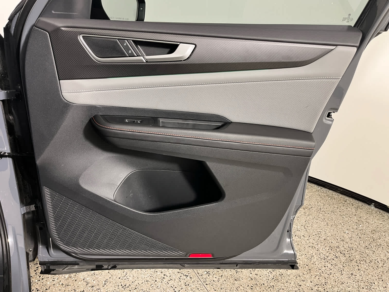 2024 Volkswagen Atlas 2.0T Peak Edition SEL