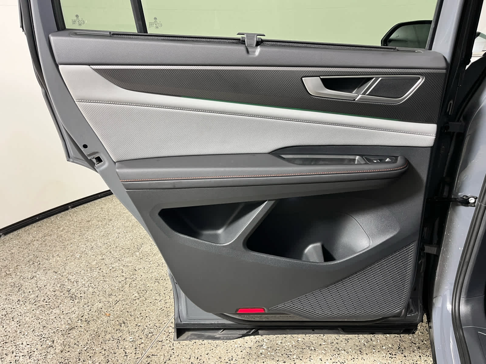 2024 Volkswagen Atlas 2.0T Peak Edition SEL