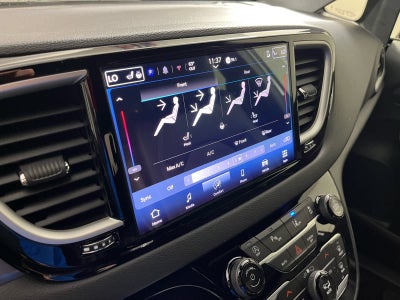 2026 Chrysler Voyager VOYAGER LX