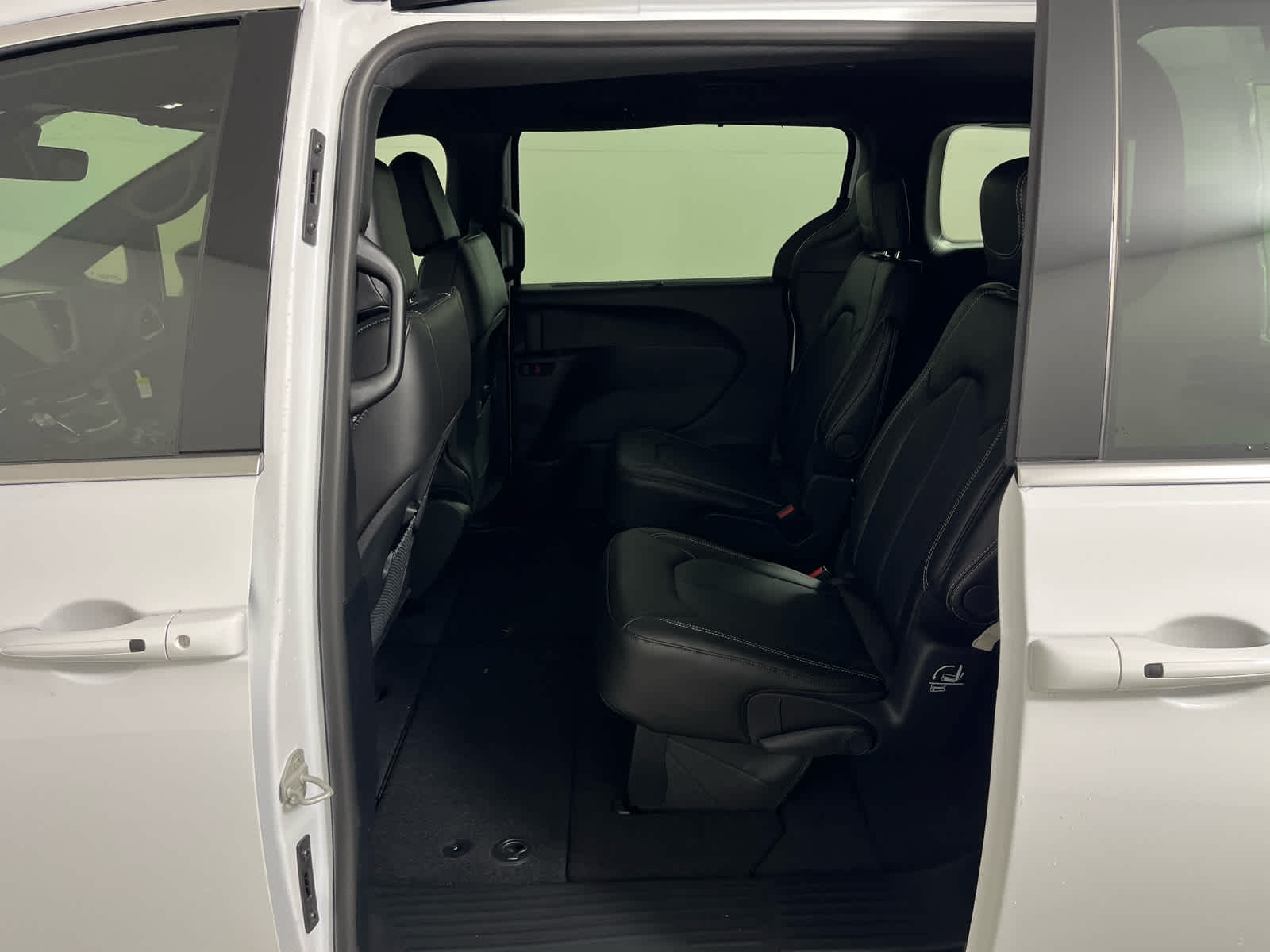 2026 Chrysler Voyager VOYAGER LX