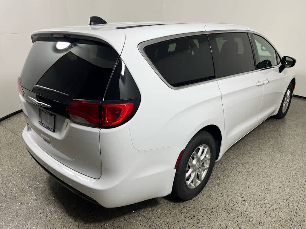 2026 Chrysler Voyager VOYAGER LX