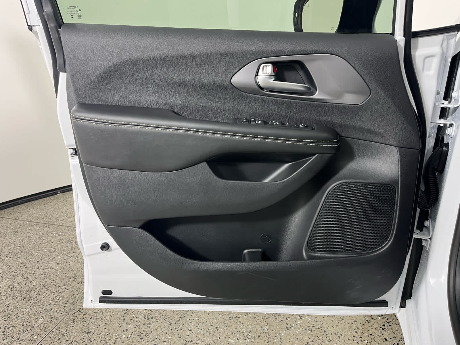 2026 Chrysler Voyager VOYAGER LX