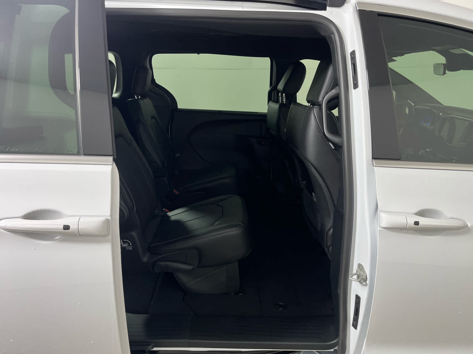 2026 Chrysler Voyager VOYAGER LX