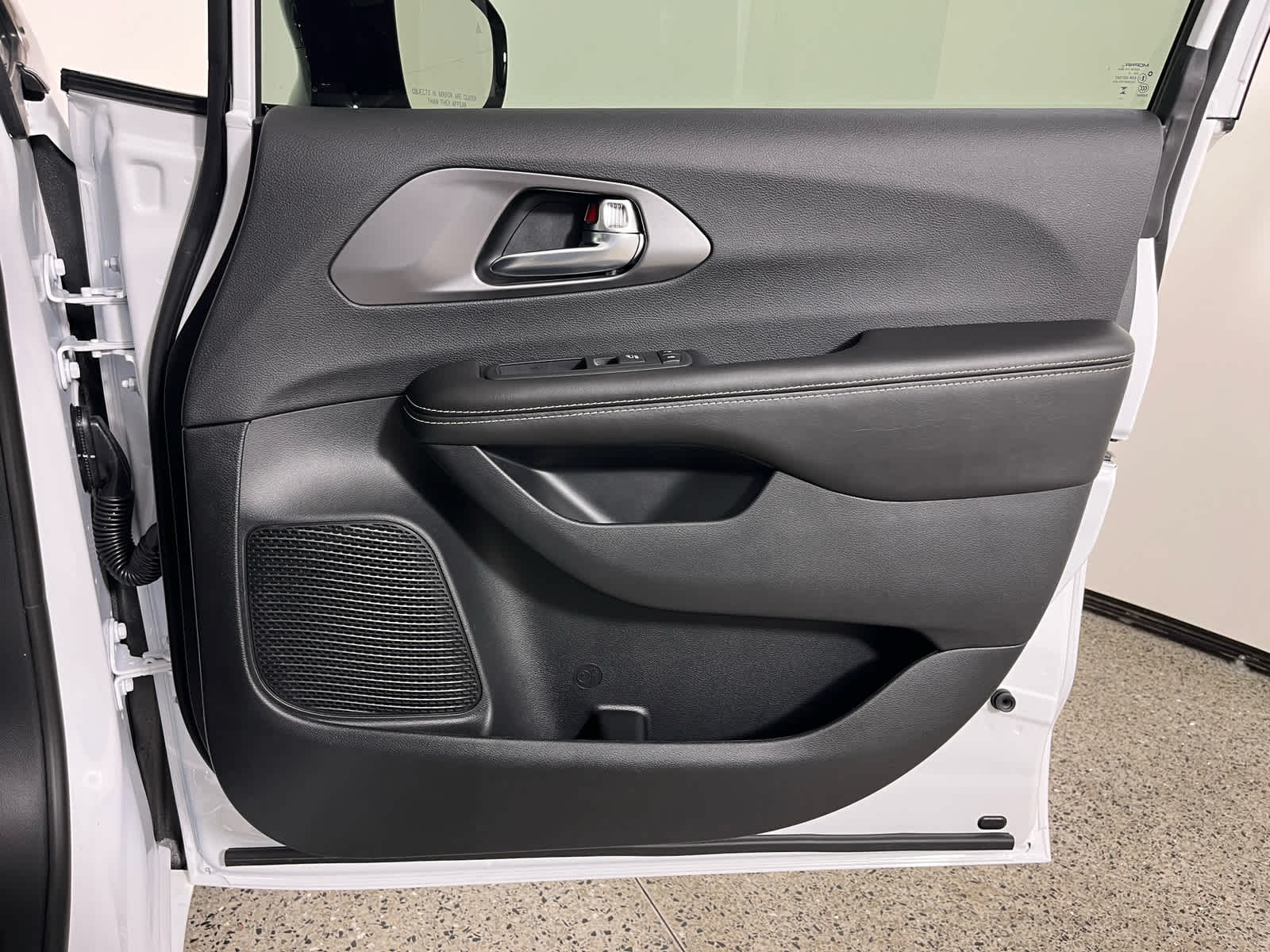 2026 Chrysler Voyager VOYAGER LX