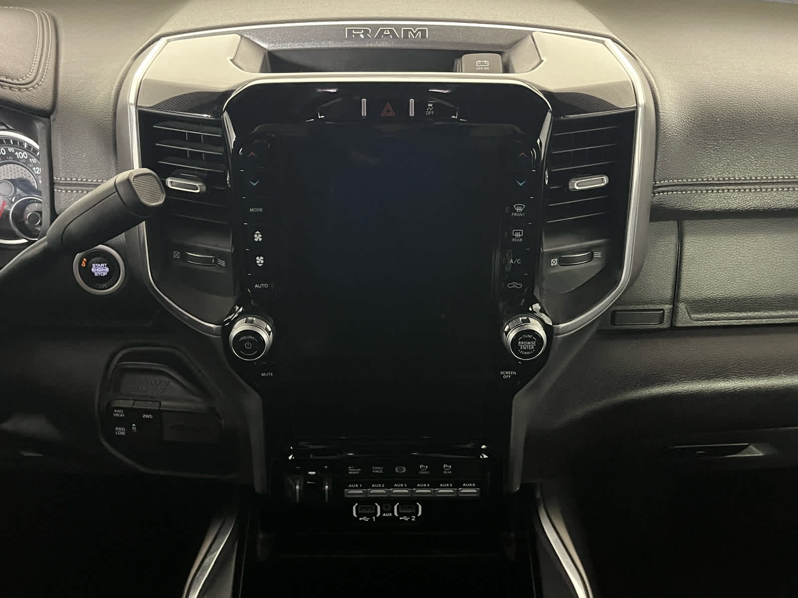 2023 RAM 3500 Laramie Crew Cab 4x4 6'4' Box