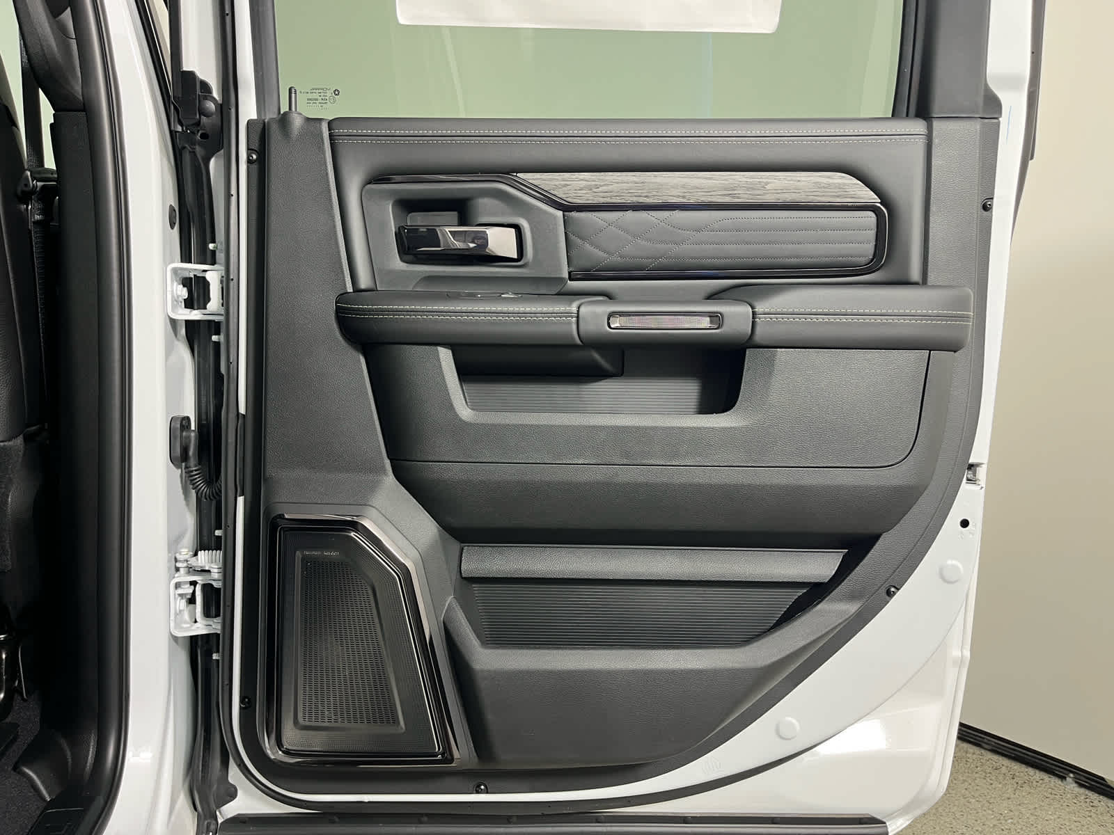 2026 RAM Ram 2500 RAM 2500 LIMITED CREW CAB 4X4 6'4' BOX