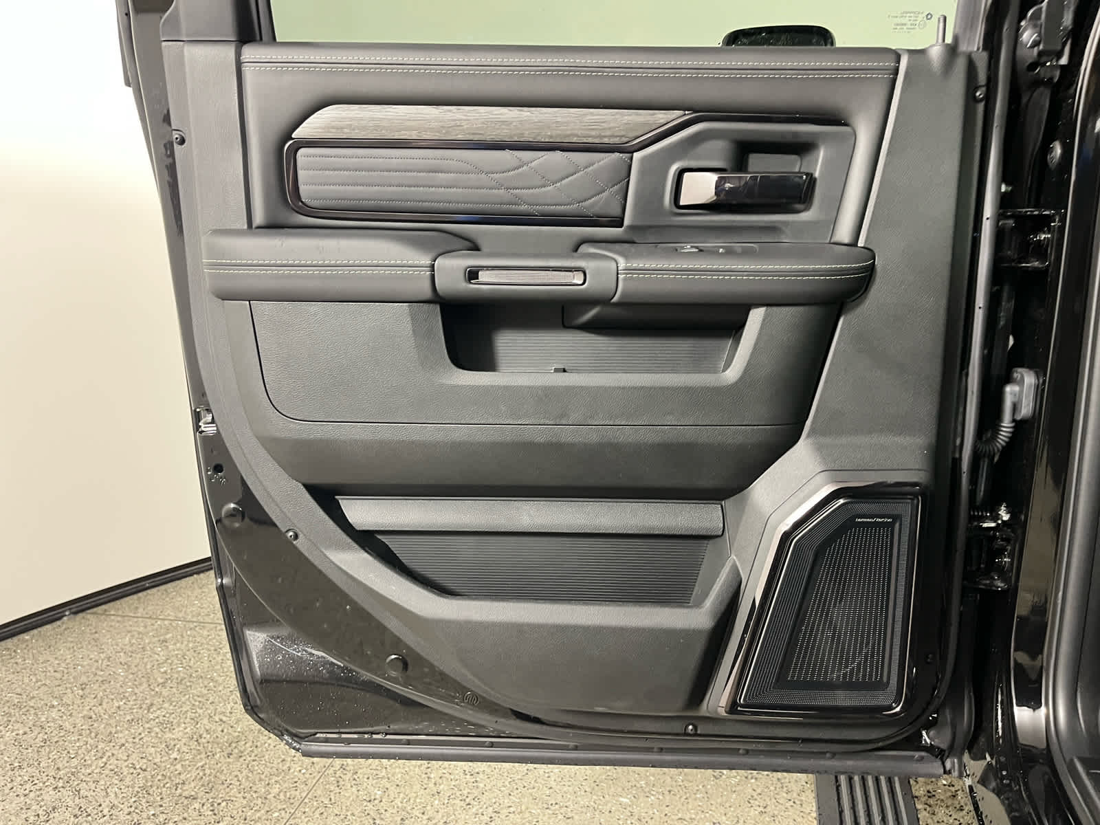 2026 RAM Ram 2500 RAM 2500 LIMITED CREW CAB 4X4 6'4' BOX