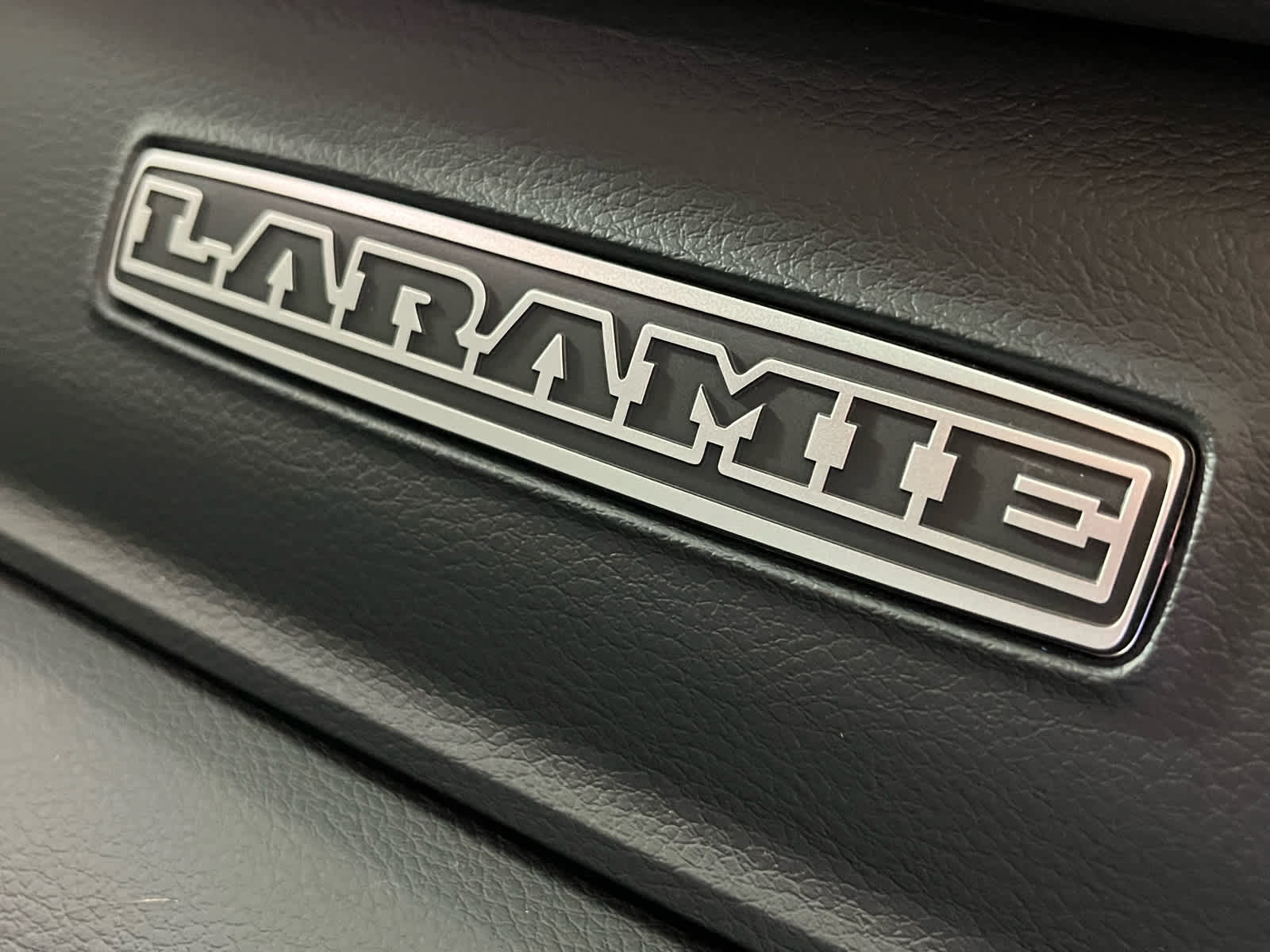 2024 RAM 3500 Laramie Crew Cab 4x4 8' Box