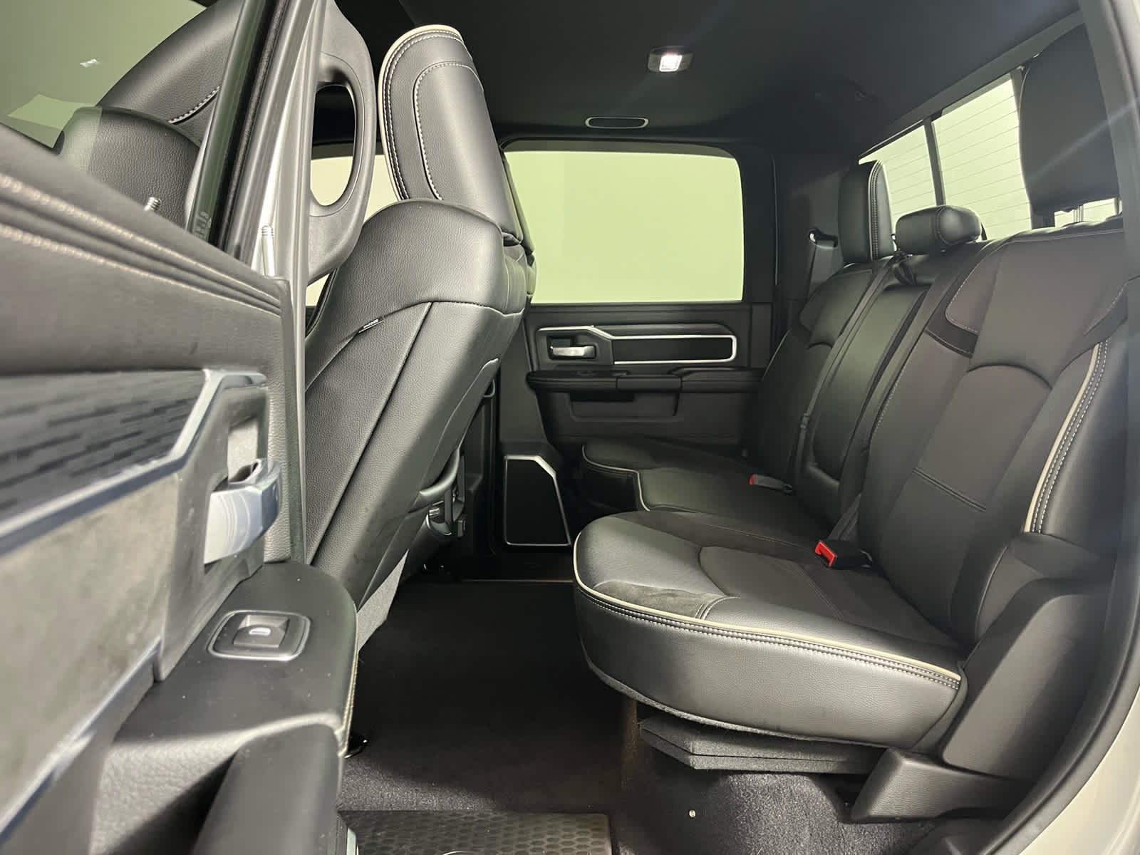 2024 RAM 3500 Laramie Crew Cab 4x4 8' Box