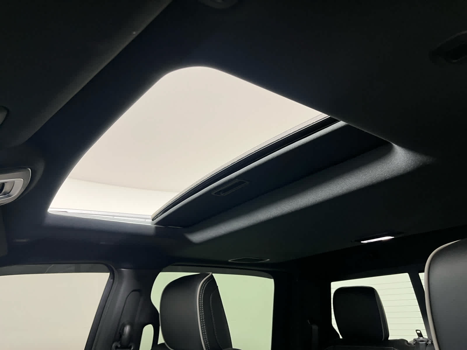 2024 RAM 3500 Laramie Crew Cab 4x4 8' Box