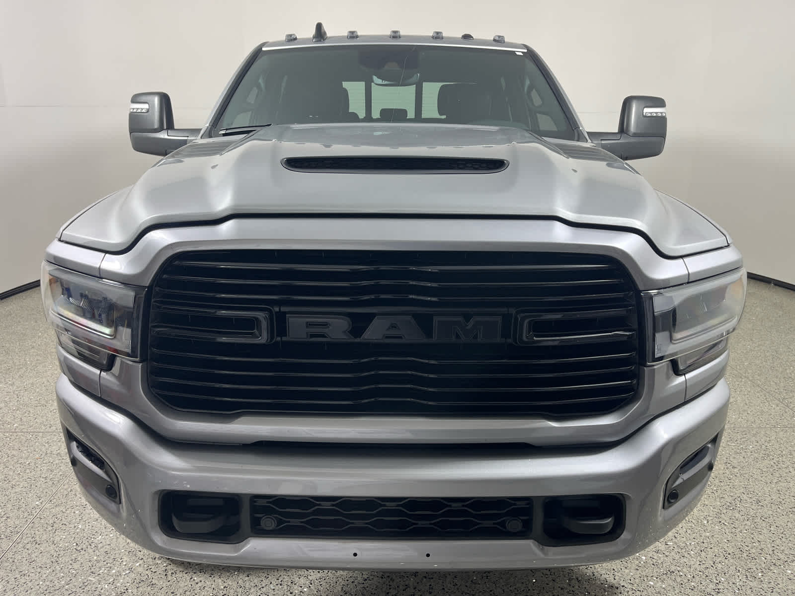 2024 RAM 3500 Laramie Crew Cab 4x4 8' Box