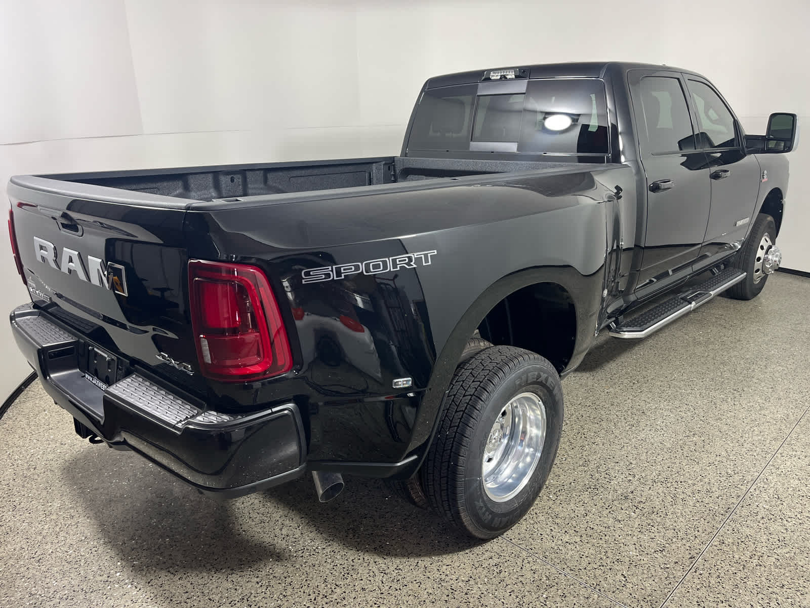 2026 RAM Ram 3500 RAM 3500 LARAMIE CREW CAB 4X4 8' BOX