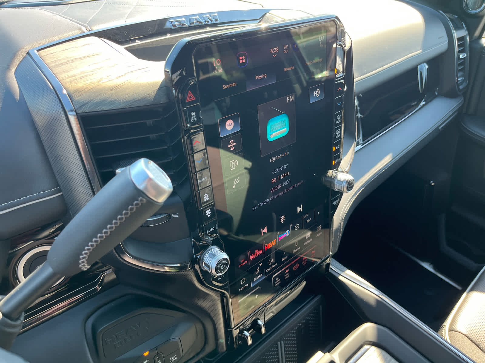 2025 RAM Ram 3500 RAM 3500 LIMITED CREW CAB 4X4 8' BOX