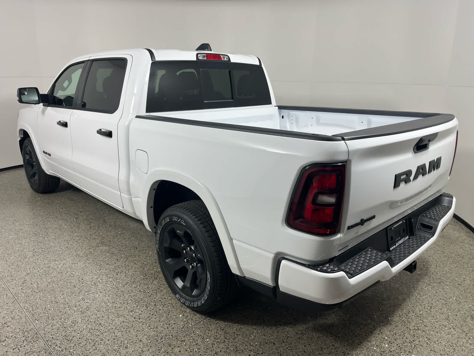 2025 RAM Ram 1500 RAM 1500 LONE STAR CREW CAB 4X2 5'7' BOX