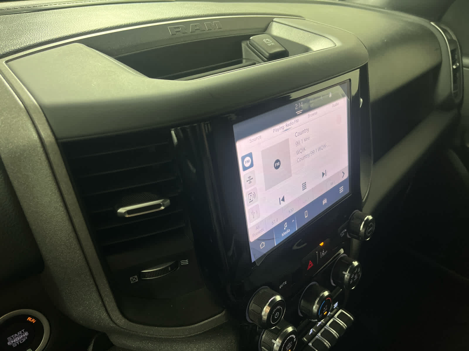 2025 RAM Ram 1500 RAM 1500 TRADESMAN CREW CAB 4X2 5'7' BOX