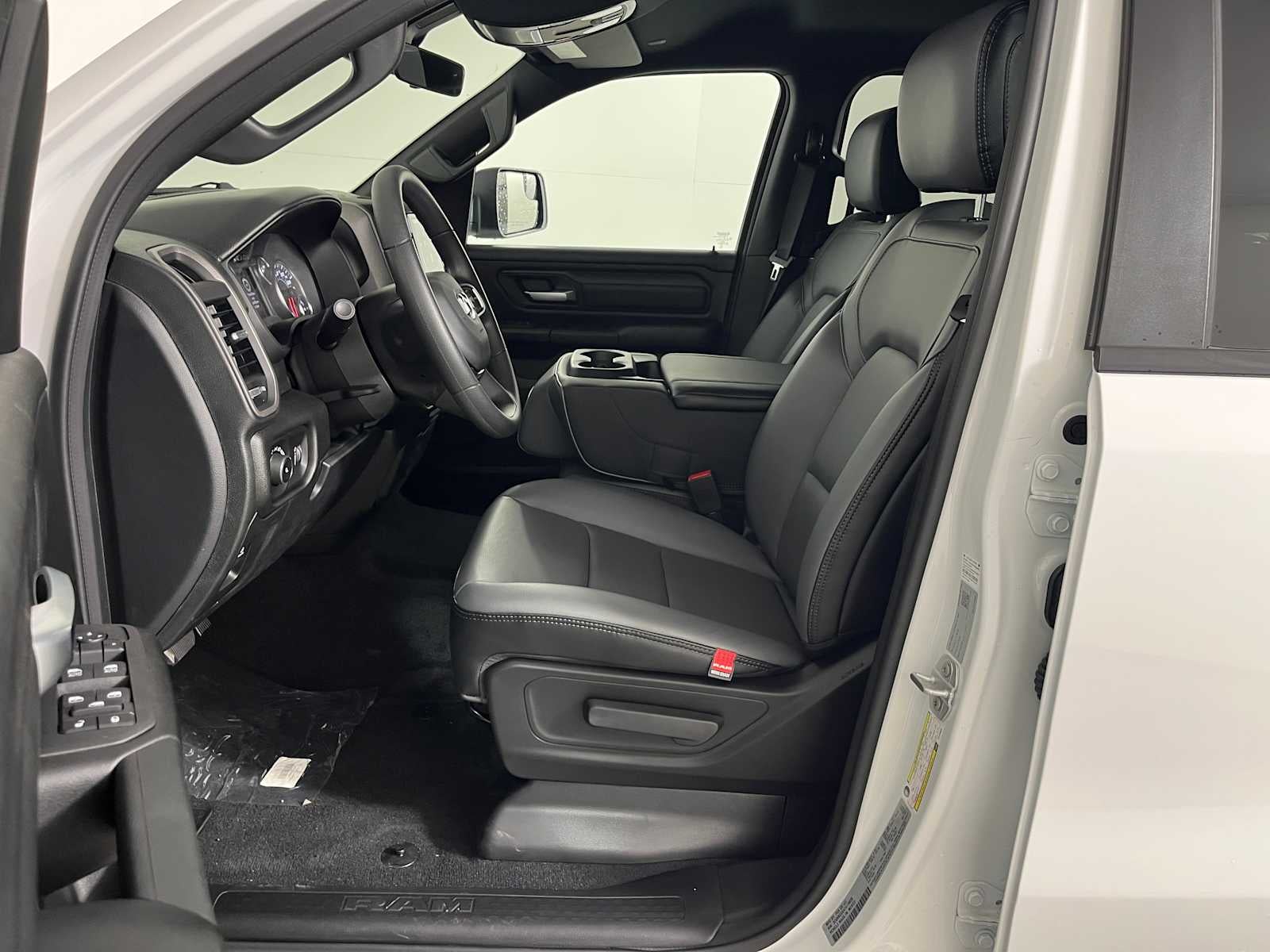 2026 RAM Ram 1500 RAM 1500 TRADESMAN CREW CAB 4X2 5'7' BOX