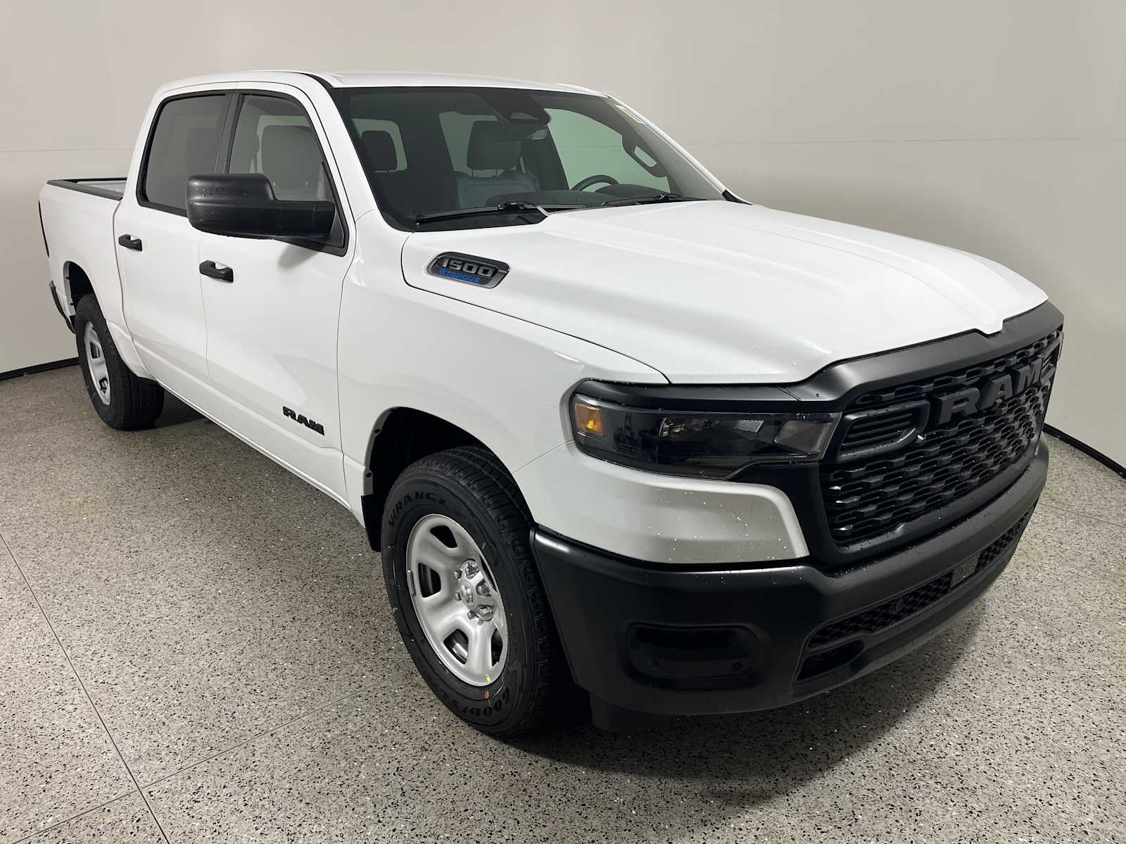2026 RAM Ram 1500 RAM 1500 TRADESMAN CREW CAB 4X2 5'7' BOX