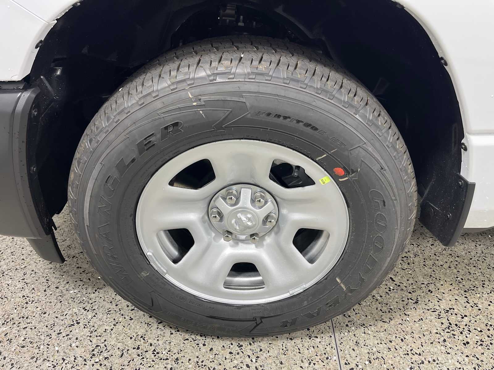 2026 RAM Ram 1500 RAM 1500 TRADESMAN CREW CAB 4X2 5'7' BOX