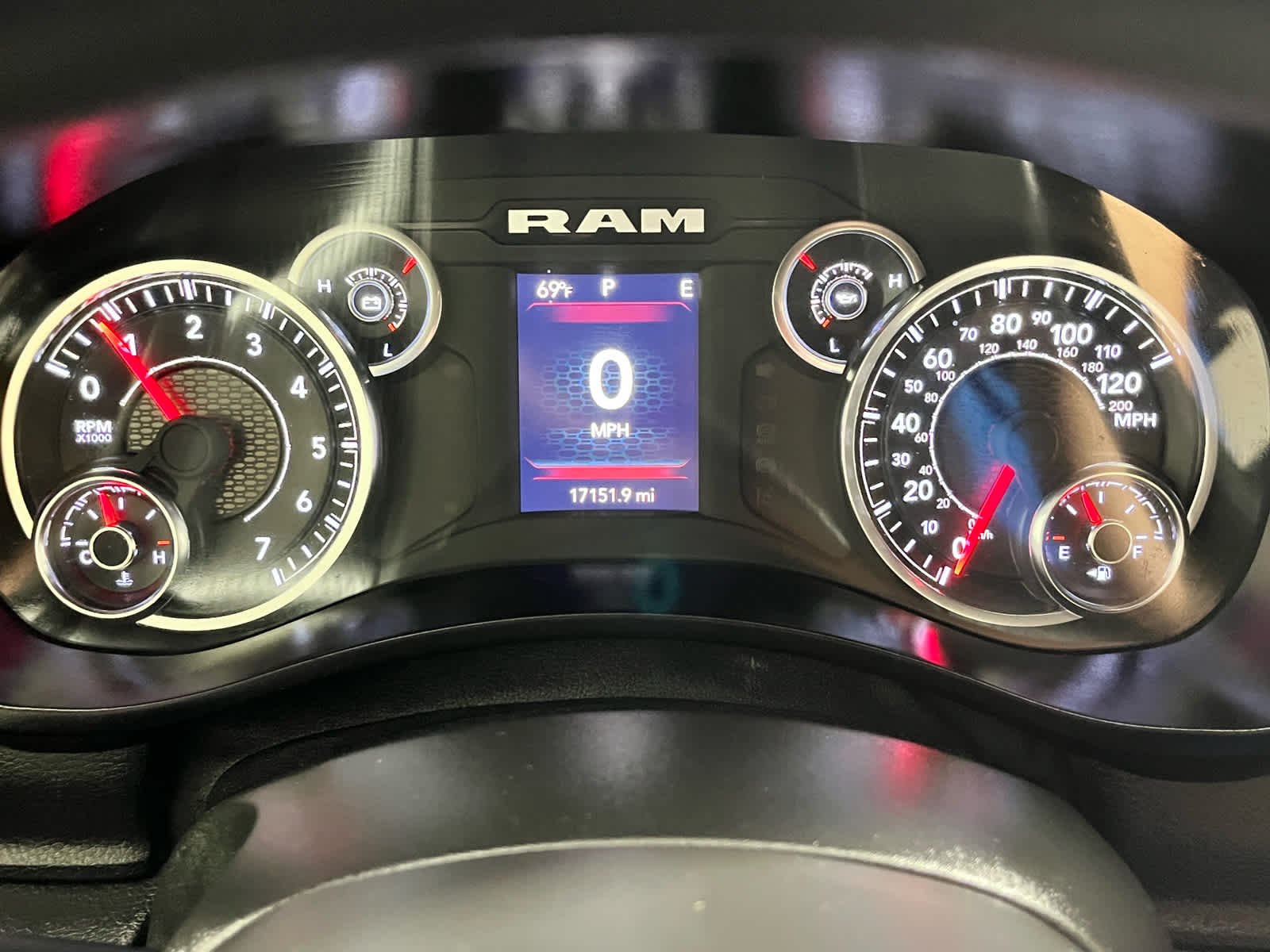 2024 RAM 2500 Tradesman Crew Cab 4x4 6'4' Box