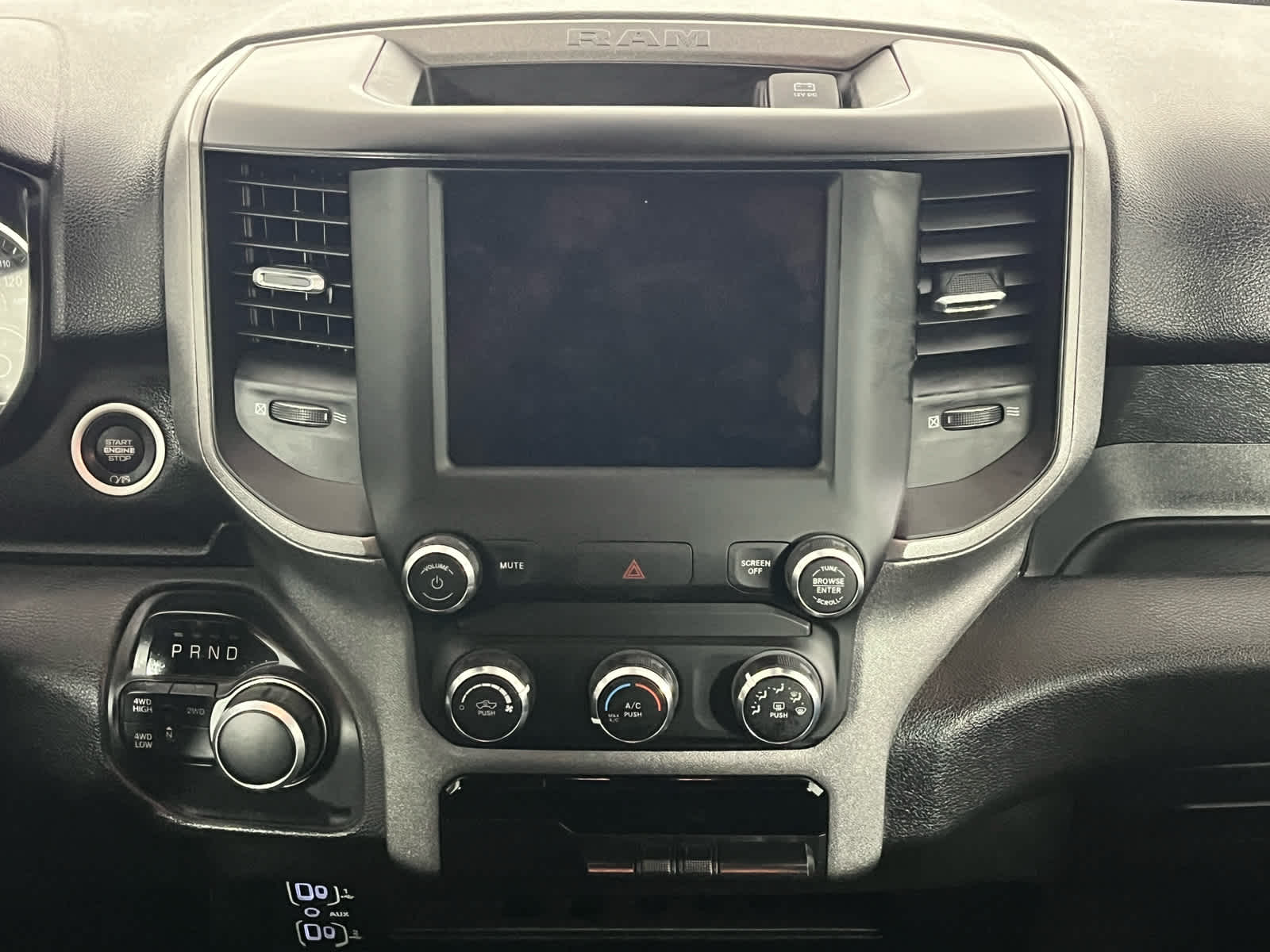 2024 RAM 2500 Tradesman Crew Cab 4x4 6'4' Box