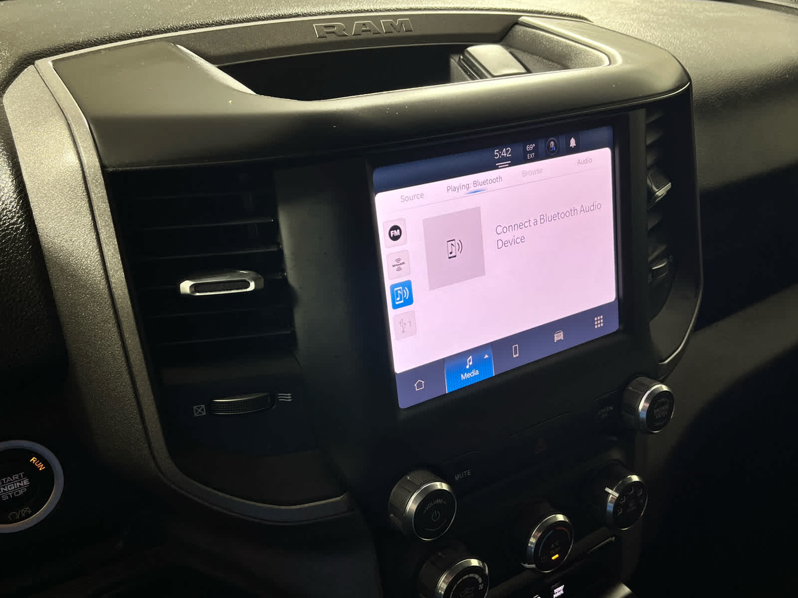 2024 RAM 2500 Tradesman Crew Cab 4x4 6'4' Box