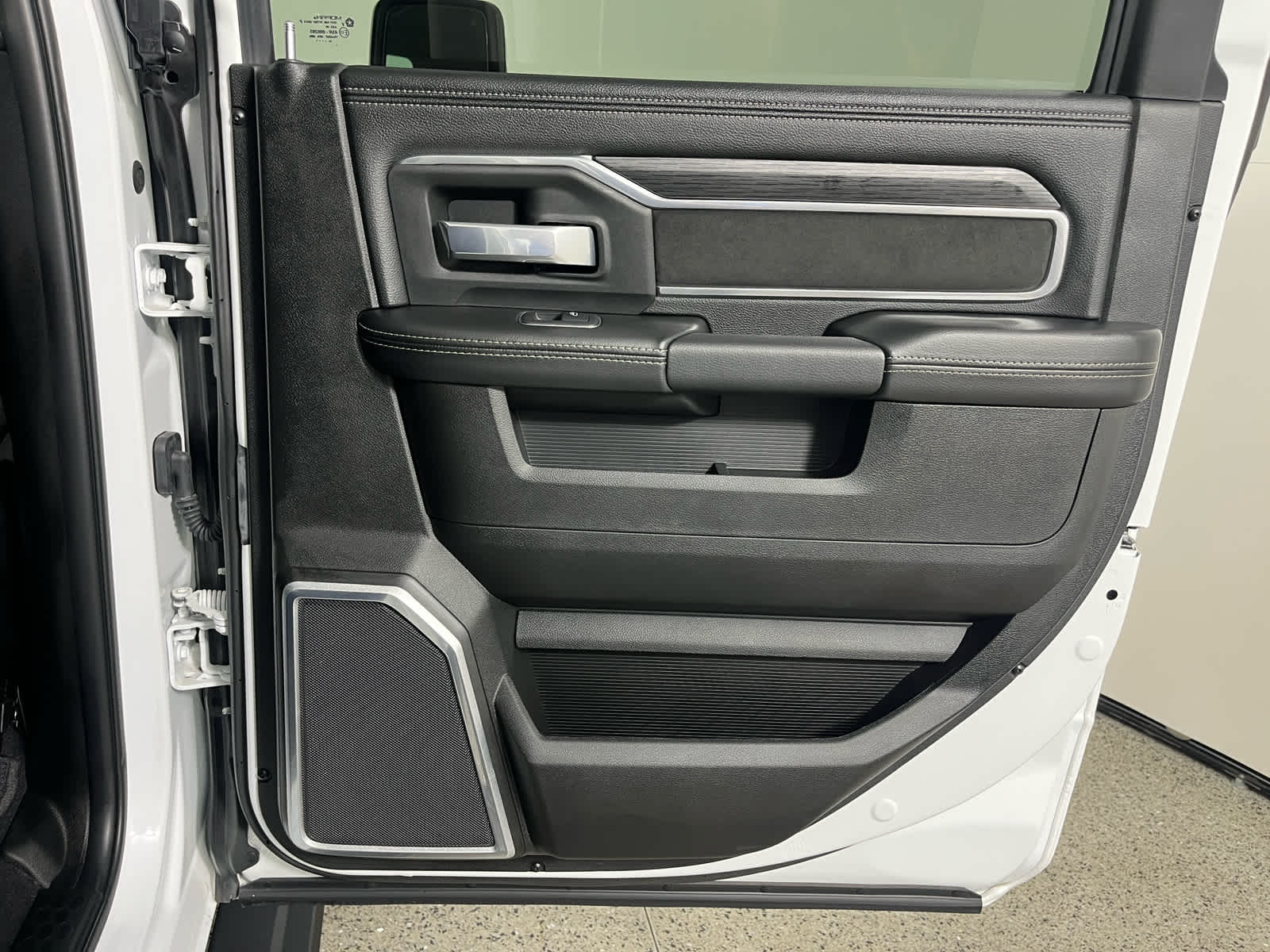 2024 RAM 2500 Laramie Crew Cab 4x4 6'4' Box