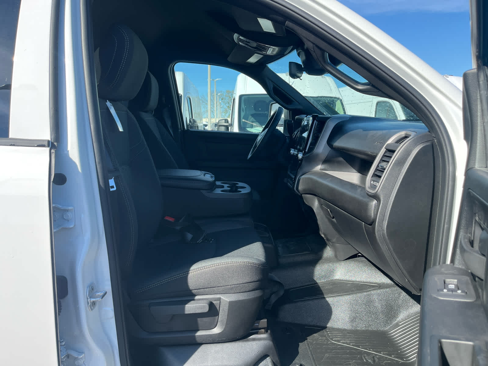 2026 RAM Ram 5500 Chassis Cab RAM 5500 TRADESMAN CHASSIS CREW CAB 4X2 84' CA