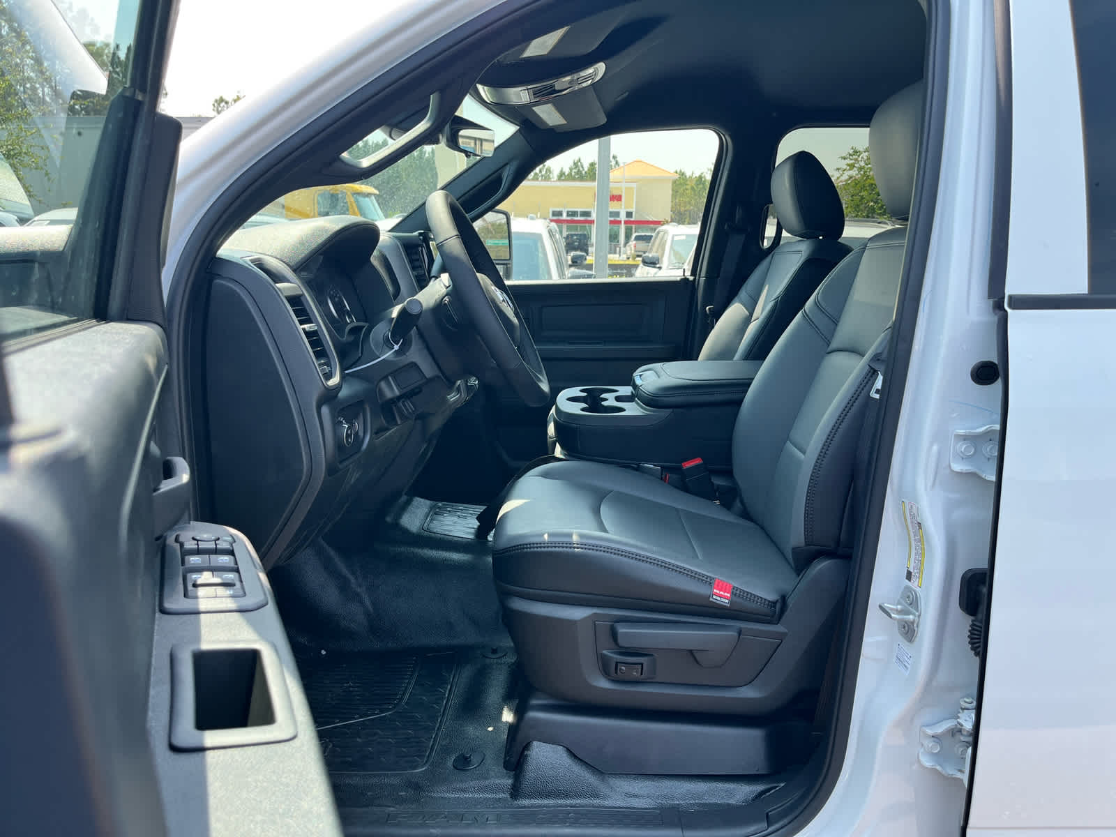 2026 RAM Ram 5500 Chassis Cab RAM 5500 TRADESMAN CHASSIS CREW CAB 4X4 84' CA