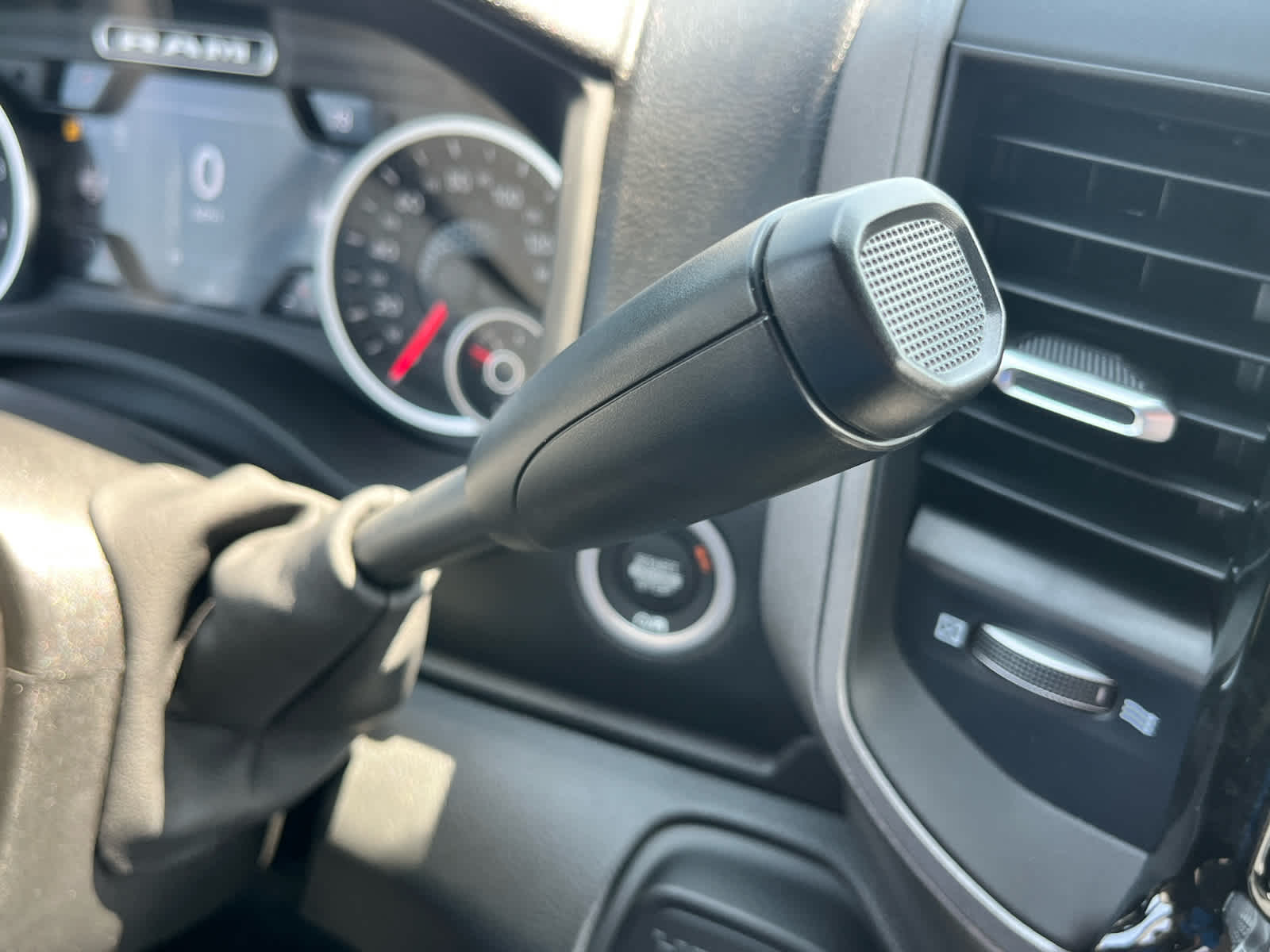 2026 RAM Ram 5500 Chassis Cab RAM 5500 TRADESMAN CHASSIS CREW CAB 4X4 84' CA