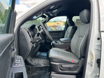 2026 RAM Ram 5500 Chassis Cab RAM 5500 TRADESMAN CHASSIS CREW CAB 4X4 84' CA