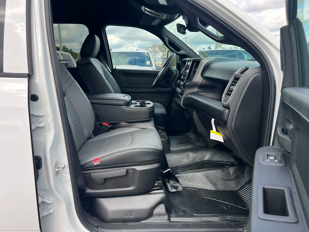 2026 RAM Ram 3500 Chassis Cab RAM 3500 TRADESMAN CREW CAB CHASSIS 4X4 60' CA