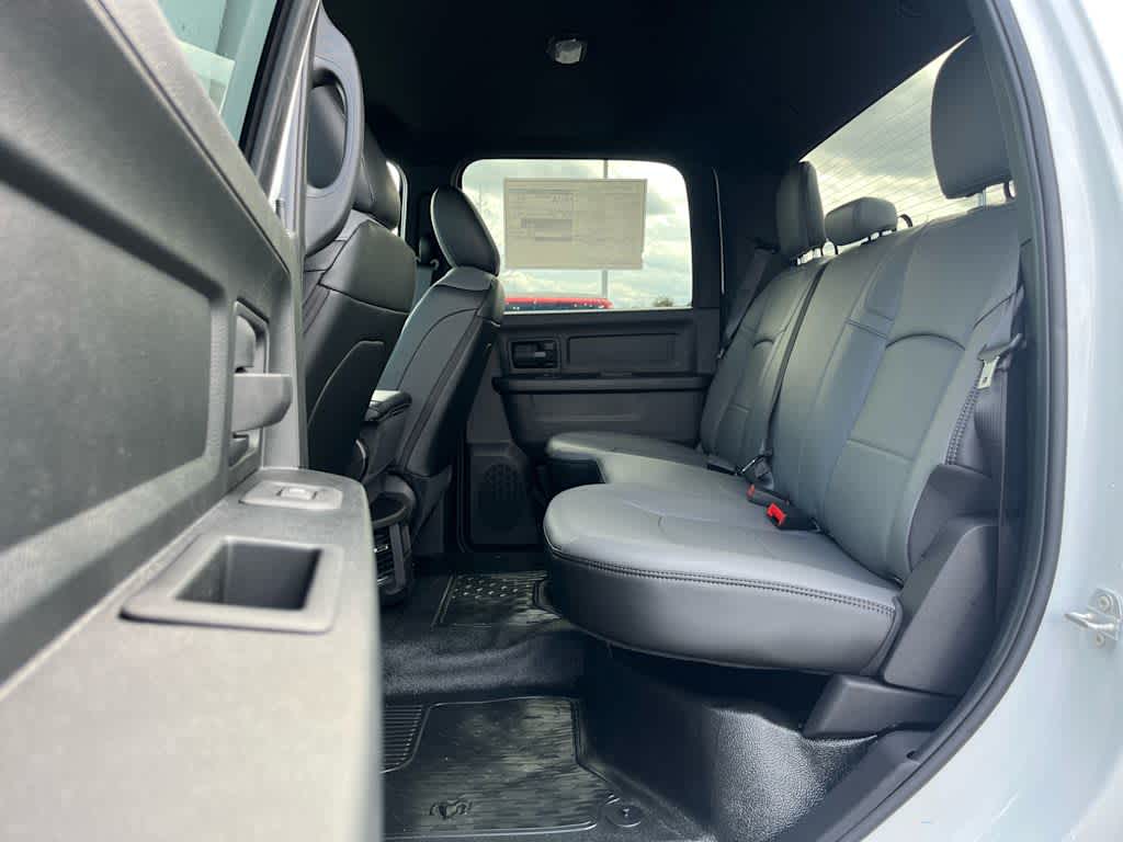 2026 RAM Ram 3500 Chassis Cab RAM 3500 TRADESMAN CREW CAB CHASSIS 4X4 60' CA