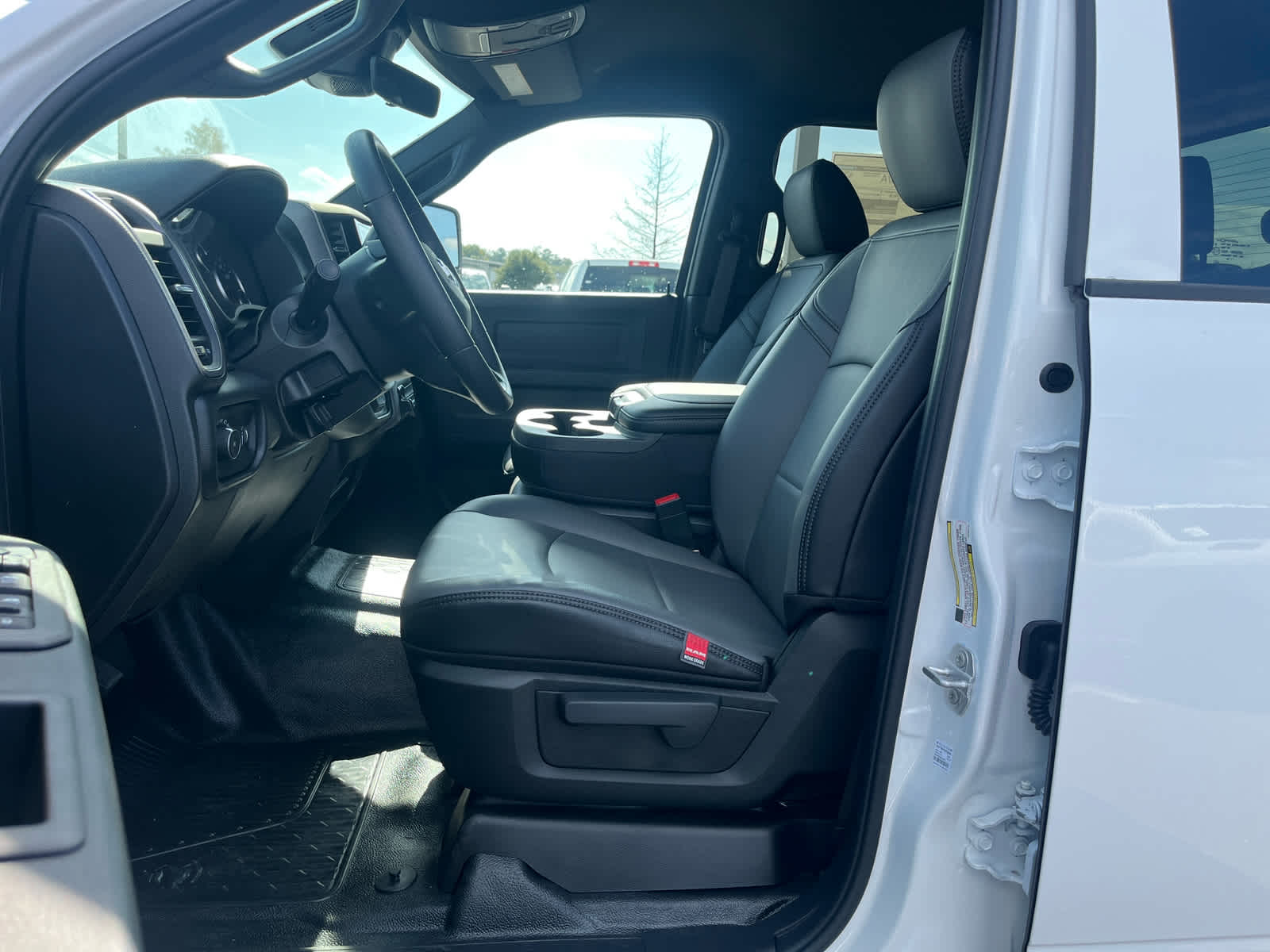 2026 RAM Ram 3500 Chassis Cab RAM 3500 TRADESMAN CREW CAB CHASSIS 4X4 60' CA