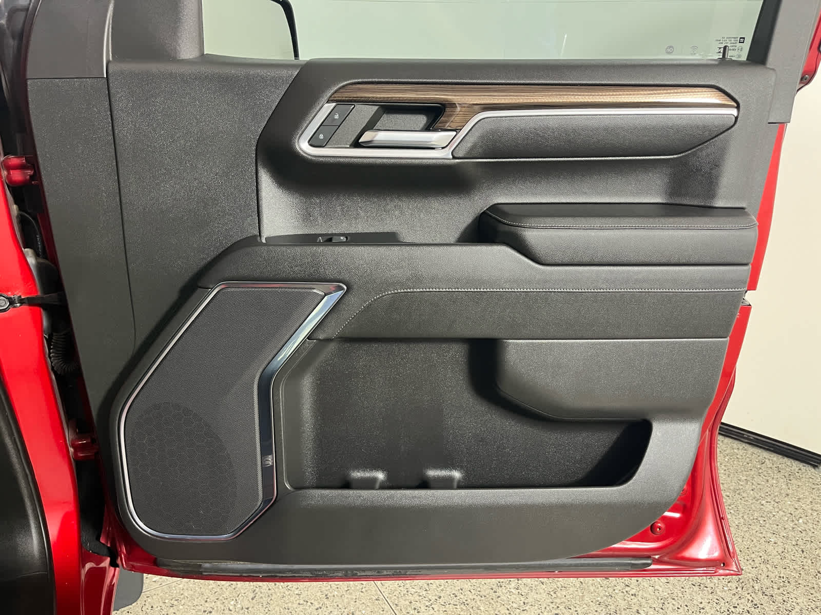 2023 Chevrolet Silverado 1500 2WD Crew Cab Short Bed LT