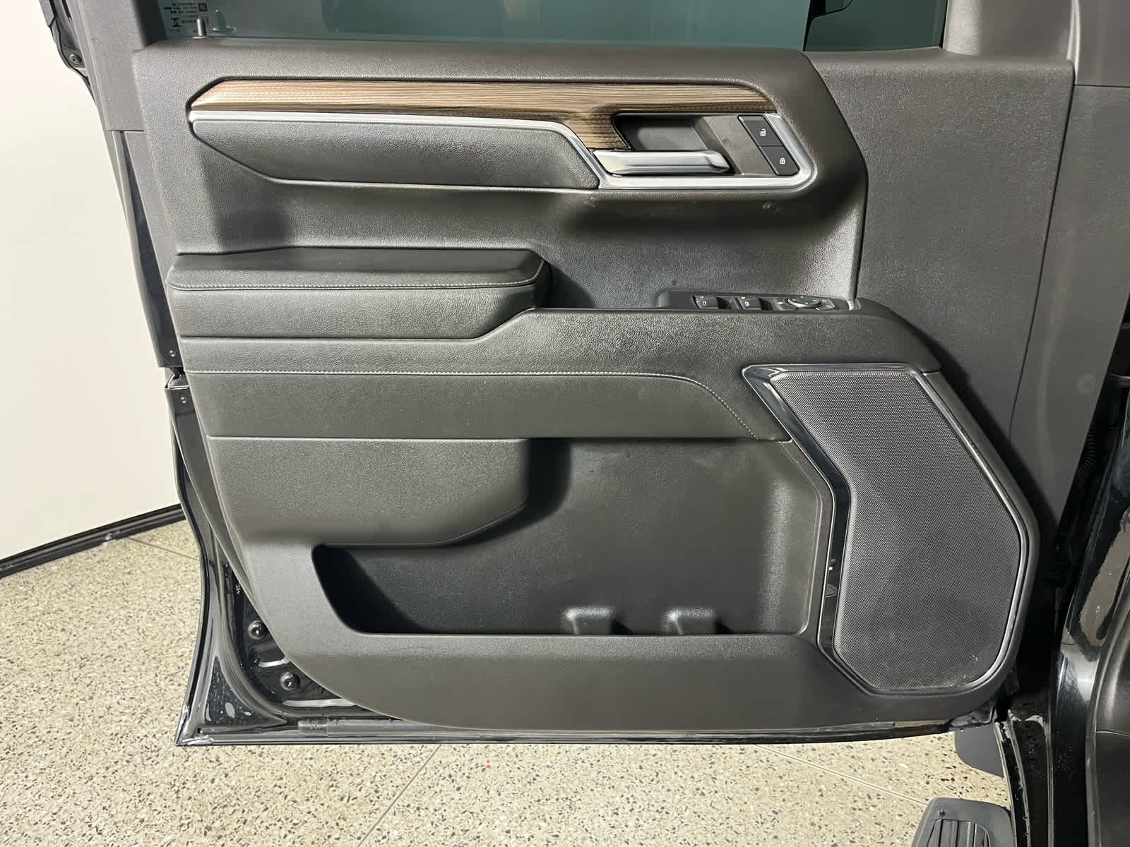 2023 Chevrolet Silverado 1500 4WD Crew Cab Standard Bed LT