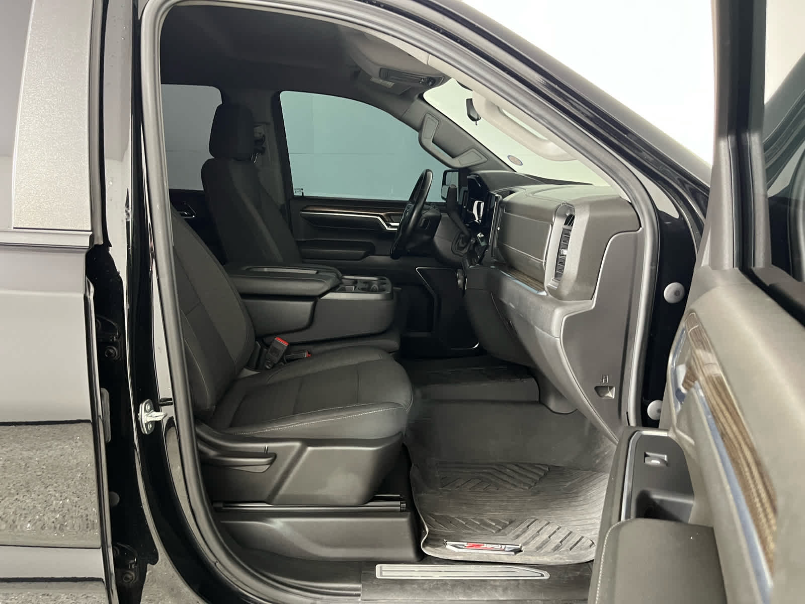 2023 Chevrolet Silverado 1500 4WD Crew Cab Standard Bed LT