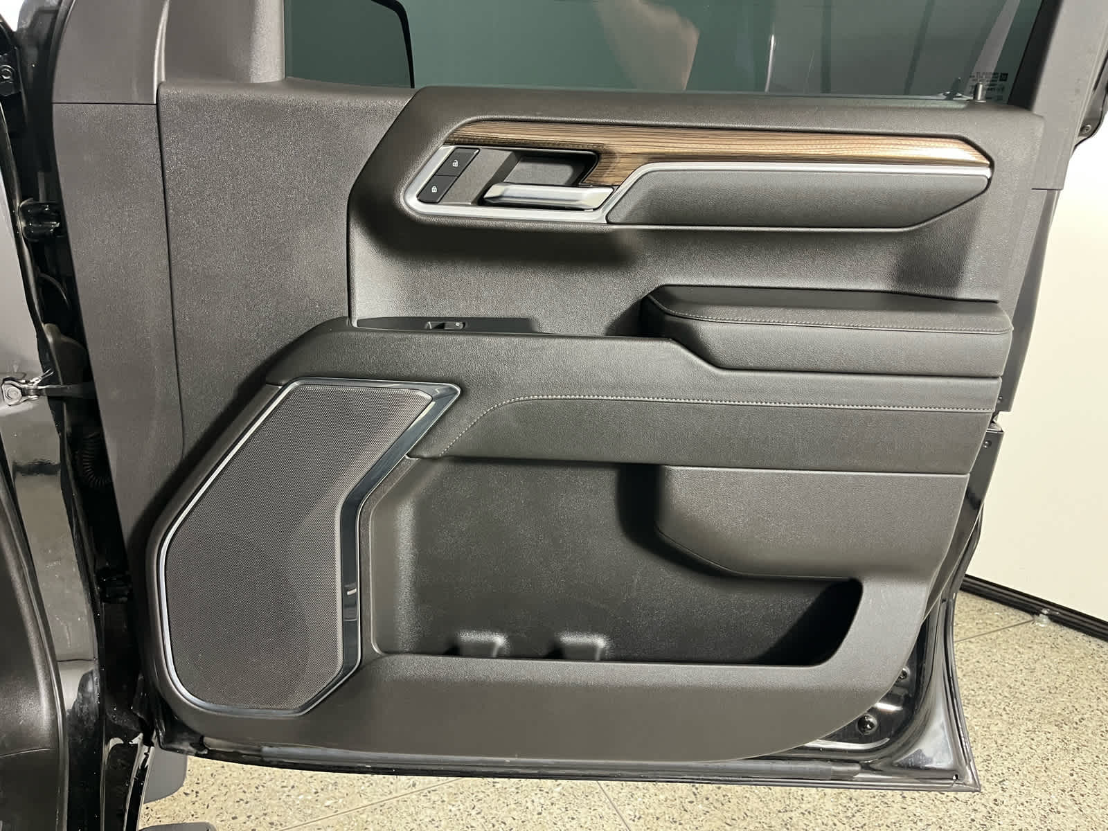 2023 Chevrolet Silverado 1500 4WD Crew Cab Standard Bed LT