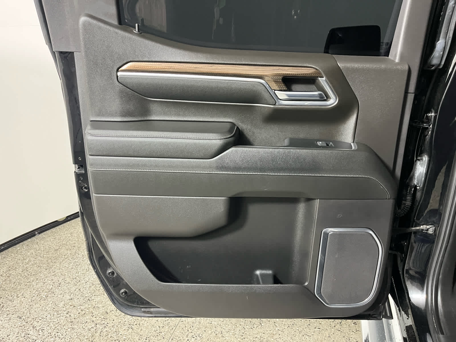 2023 Chevrolet Silverado 1500 4WD Crew Cab Standard Bed LT