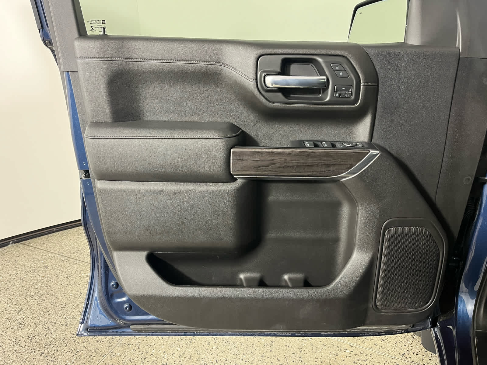 2022 Chevrolet Silverado 1500 LTD 4WD Crew Cab Short Bed LTZ