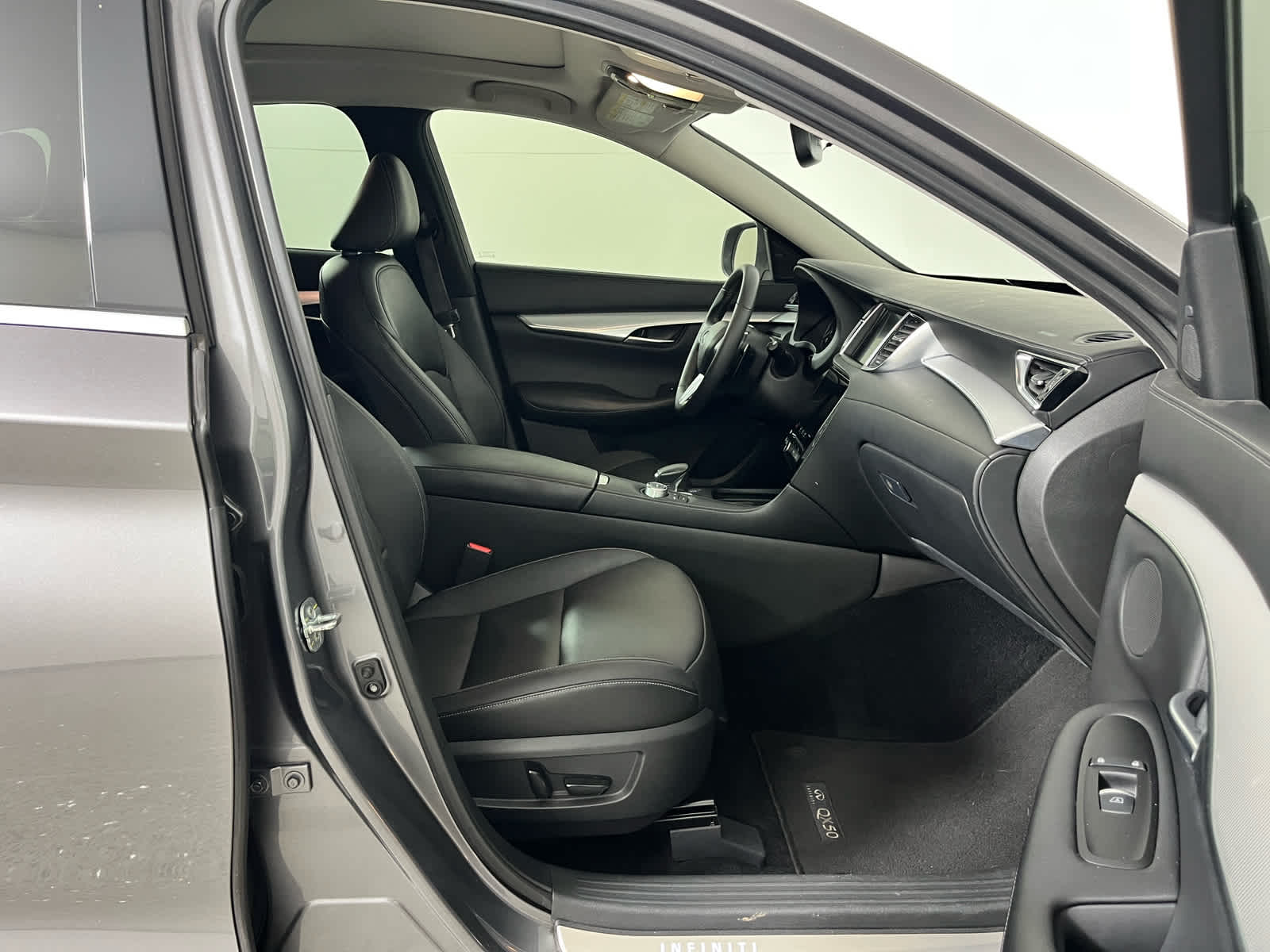 2021 INFINITI QX50 LUXE