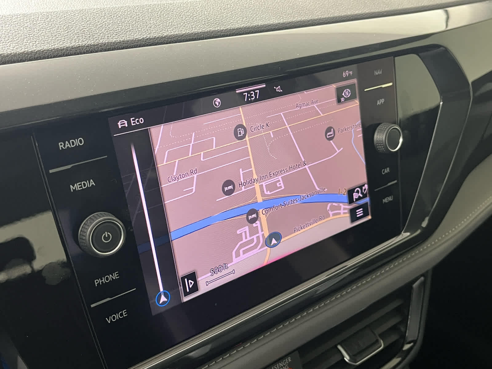 2022 Volkswagen Taos SEL