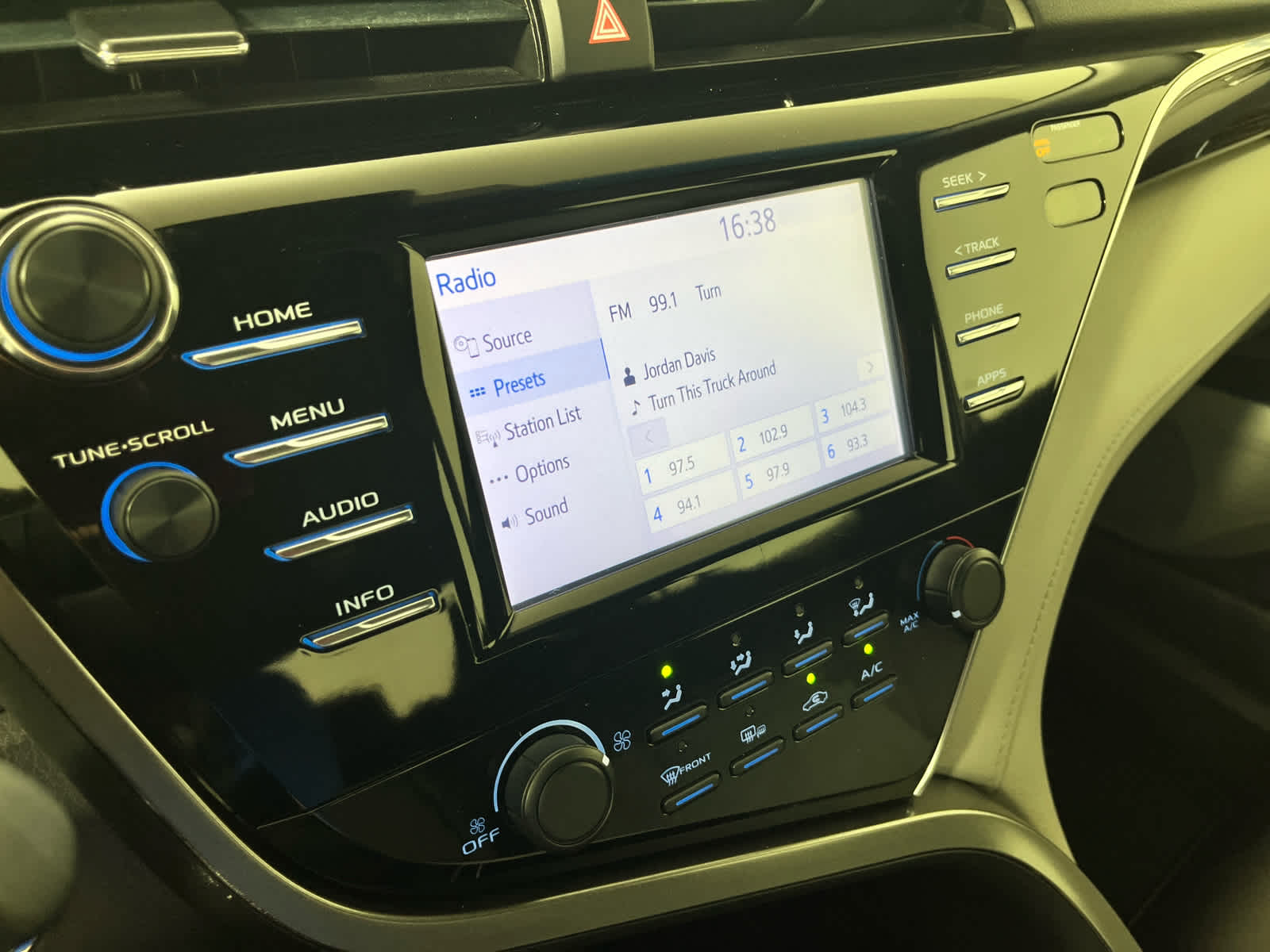 2018 Toyota Camry LE