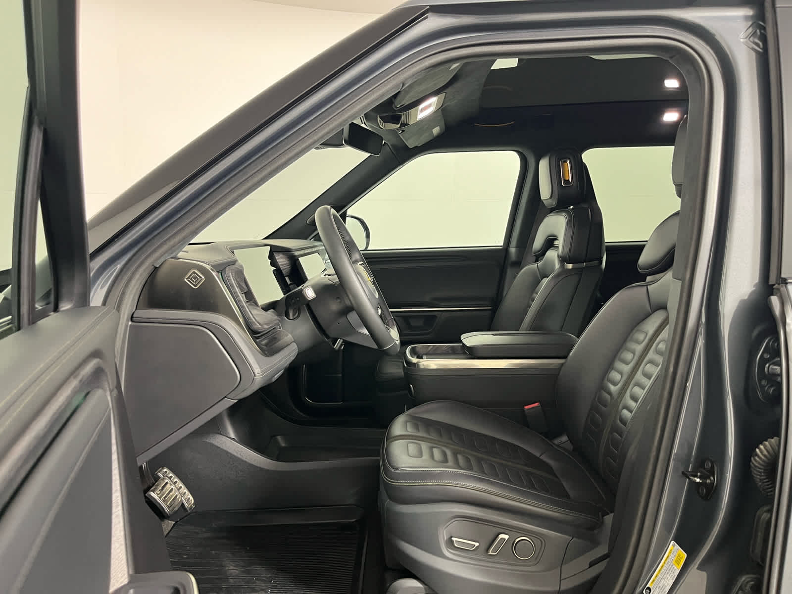 2023 Rivian R1T Adventure