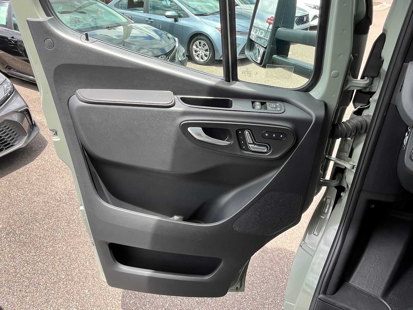 2024 Mercedes-Benz Sprinter Cab Chassis Base