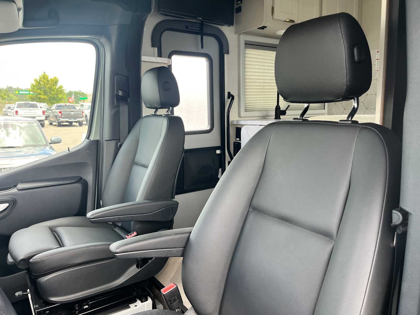 2024 Mercedes-Benz Sprinter Cab Chassis Base