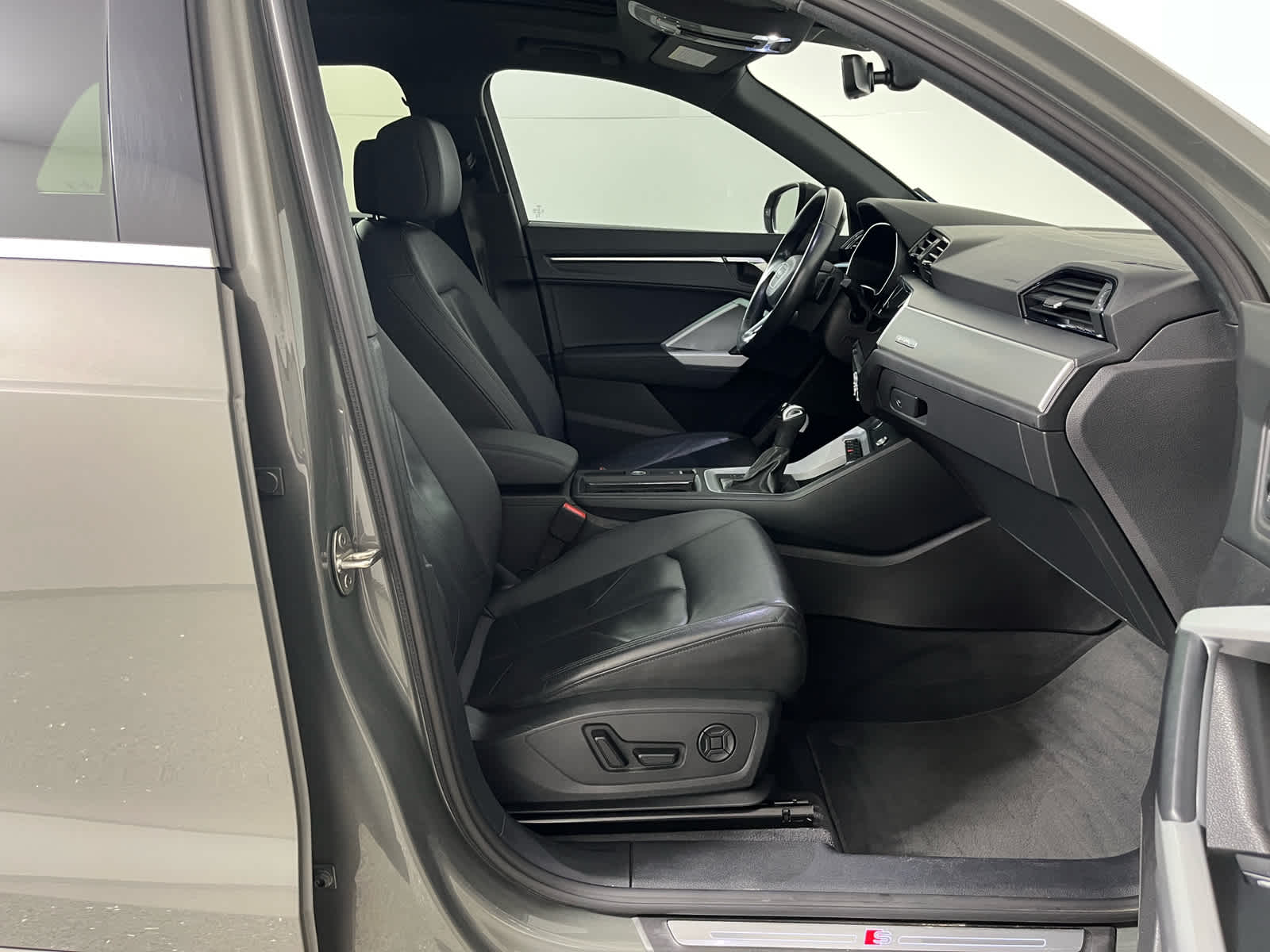 2023 Audi Q3 S line Premium