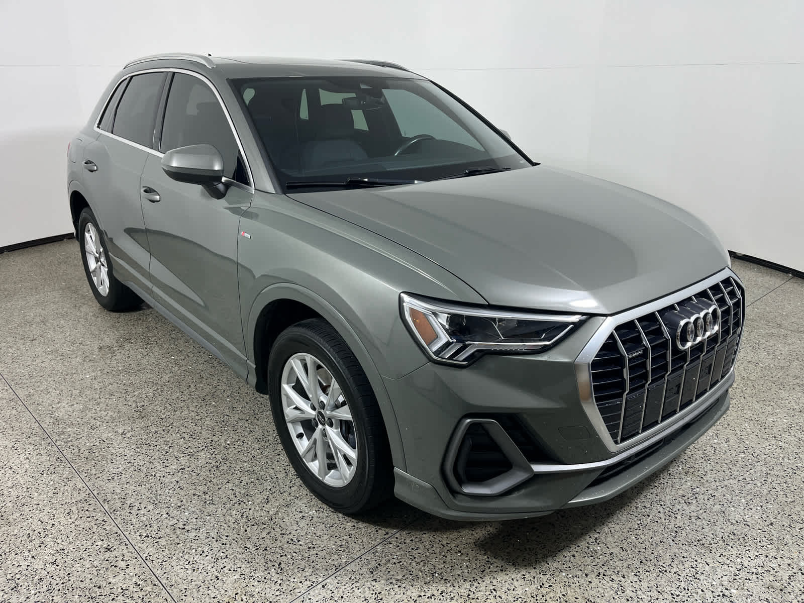 2023 Audi Q3 S line Premium